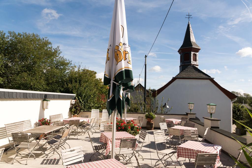 Hotel Und Landgasthof Zum Bockshahn Spessart  Exterior photo
