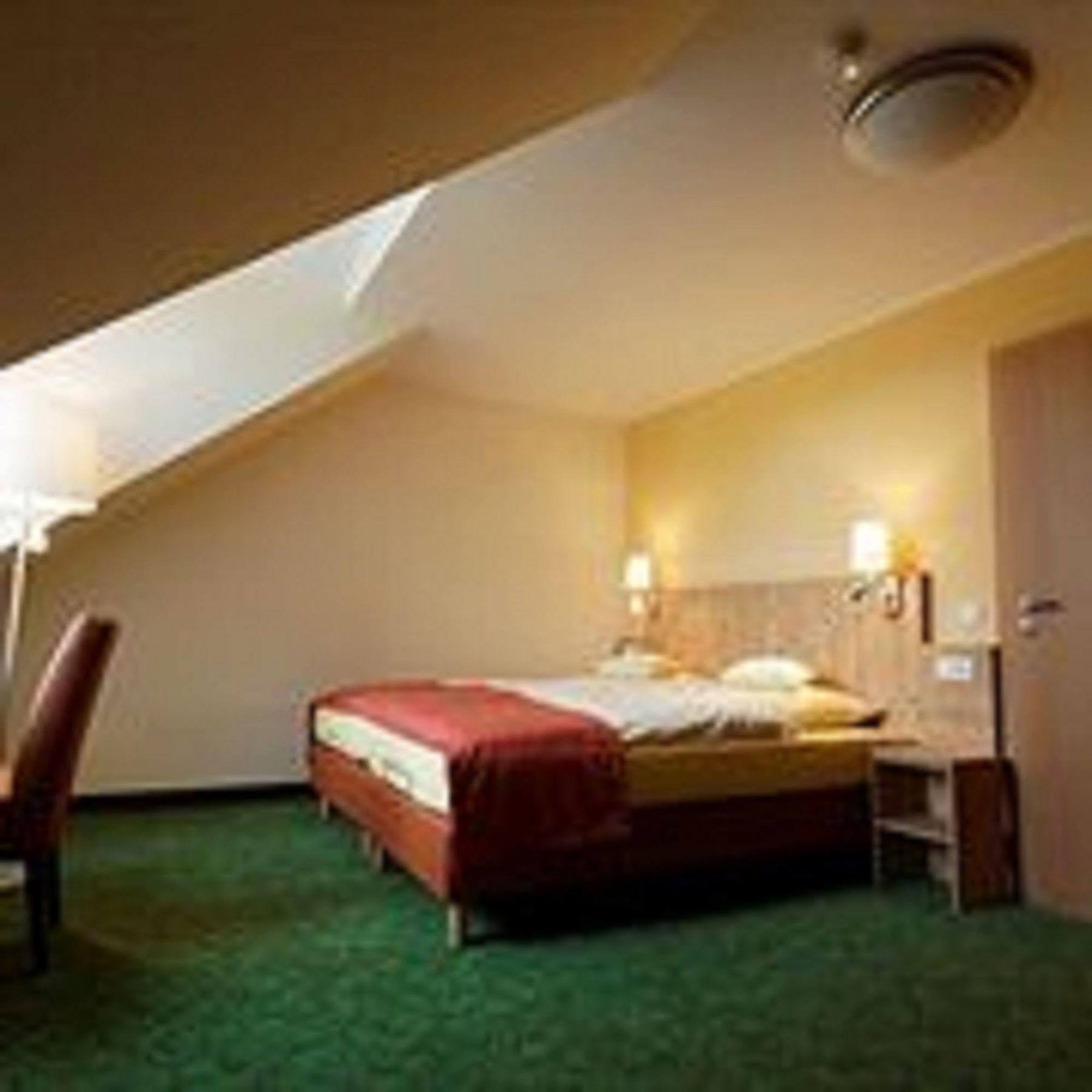 Hotel Und Landgasthof Zum Bockshahn Spessart  Exterior photo
